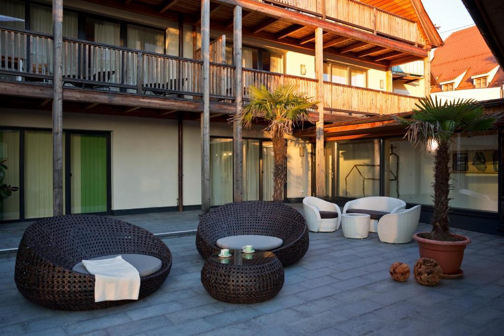 Gesundheitshotel Gugerbauer แชร์ดดิง ภายนอก รูปภาพ